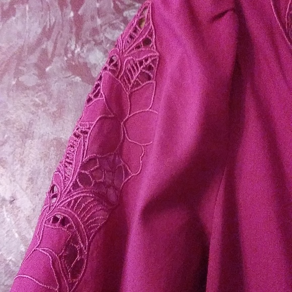 White House Black Market Floral Cutout Blouse - Picture 4 of 4